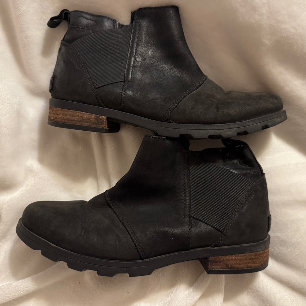 Sorel Black Leather Ankle Boots with Brown Accents